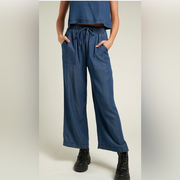 Denim cropped Top & Pants Set En Creme- Crop NWT - Picture 5 of 10